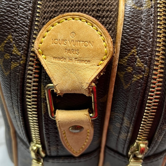 Louis Vuitton Reporter Crossbody Bag
In VGUC - Picture 12 of 15